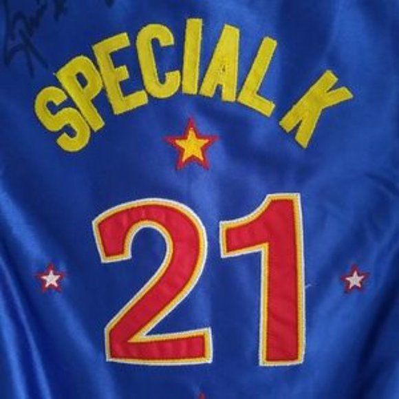 Harlem Globetrotters Special K 21 Tank Signed by Special K SZ M - Picture 5 of 7